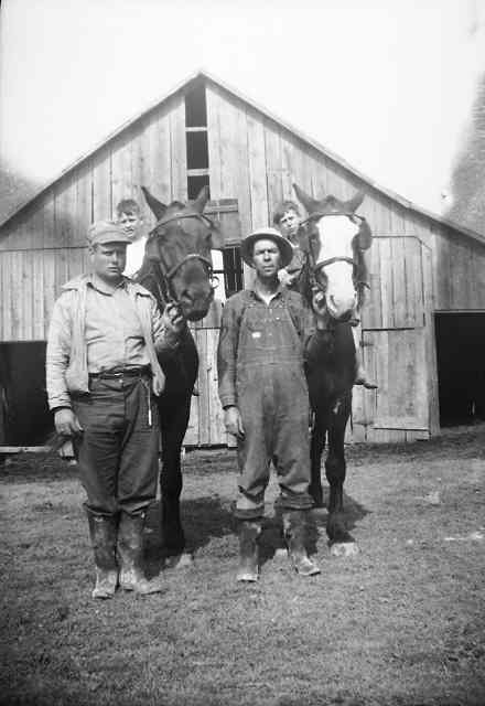 Carl Lester Gray, Billy Joe Gray, Clayson Adrian MCDowell, and Glenn William McDowell 