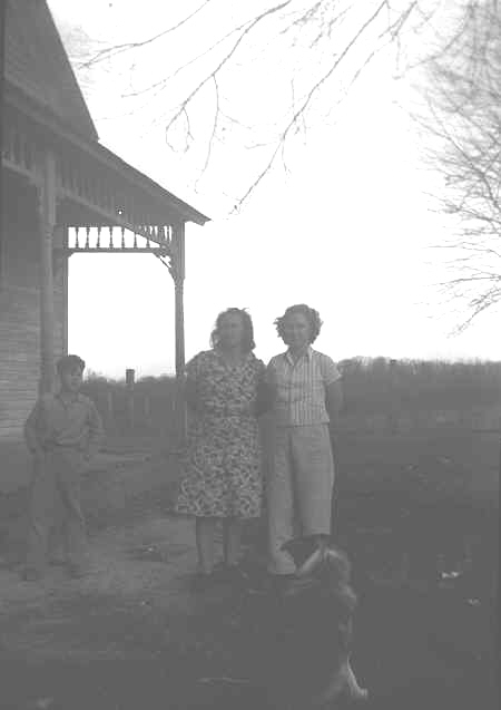 Glenn, Grace, Dorothy McDowell 