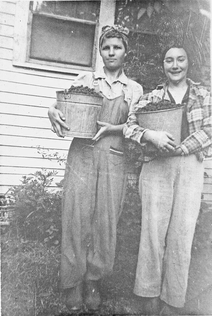 Juanita Mulligan and Loretta Pettyjohn